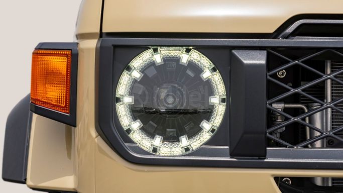 Новый Toyota Land Cruiser 70 Series Рестайлинг 2, 4.5 л, 2025 в Дубае от Milele Бежевый цвет. Other | AUTO.AE