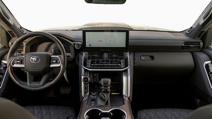 Новый Toyota Land Cruiser 300 Series, 3.4 л, 2025 в Дубае от Milele Черный цвет. Other | AUTO.AE