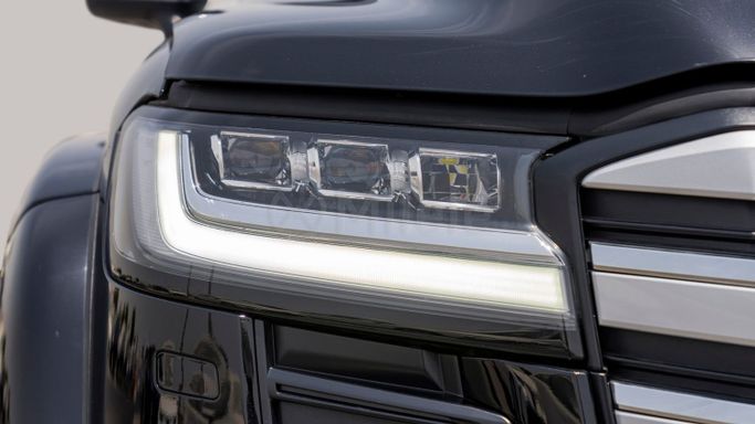 Новый Toyota Land Cruiser 300 Series, 3.4 л, 2025 в Дубае от Milele Черный цвет. Other | AUTO.AE