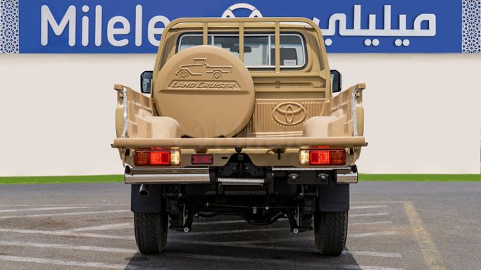 Новый Toyota Land Cruiser 70 Series Рестайлинг 2, 4.0 л, 2025 в Дубае от Milele Бежевый цвет. Other | AUTO.AE