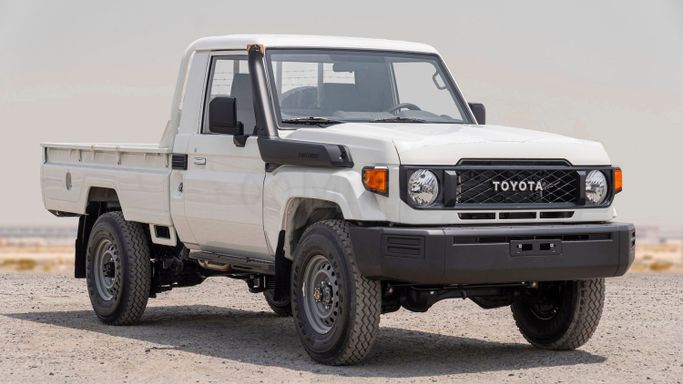 Новый Toyota Land Cruiser 70 Series Рестайлинг 2, 4.0 л, 2025 в Дубае от Milele Белый цвет. Other | AUTO.AE