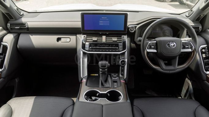 Новый Toyota Land Cruiser 300 Series, 3.3 л, 2025 в Дубае от Milele Черный цвет. Other | AUTO.AE