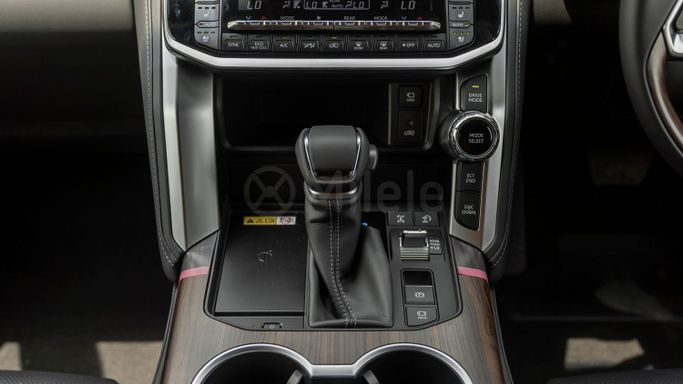 Новый Toyota Land Cruiser 300 Series, 3.3 л, 2025 в Дубае от Milele Черный цвет. Other | AUTO.AE