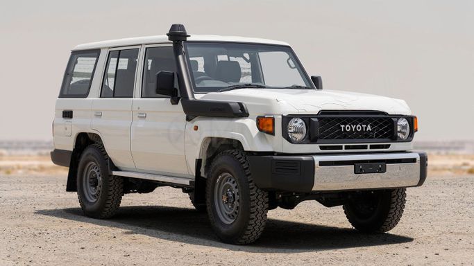 Новый Toyota Land Cruiser 70 Series Рестайлинг 2, 2.8 л, 2025 в Дубае от Milele Белый цвет. Other | AUTO.AE