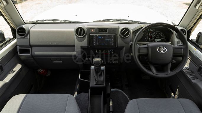 Новый Toyota Land Cruiser 70 Series Рестайлинг 2, 2.8 л, 2025 в Дубае от Milele Белый цвет. Other | AUTO.AE