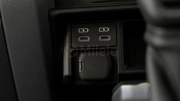 Новый Toyota Land Cruiser 70 Series Рестайлинг 2, 2.8 л, 2025 в Дубае от Milele Белый цвет. Other | AUTO.AE