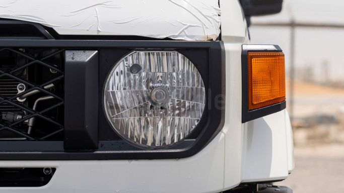 Новый Toyota Land Cruiser 70 Series Рестайлинг 2, 2.8 л, 2025 в Дубае от Milele Белый цвет. Other | AUTO.AE