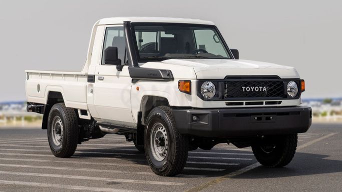 Новый Toyota Land Cruiser 70 Series Рестайлинг 2, 2.8 л, 2025 в Дубае от Milele Белый цвет. Other | AUTO.AE