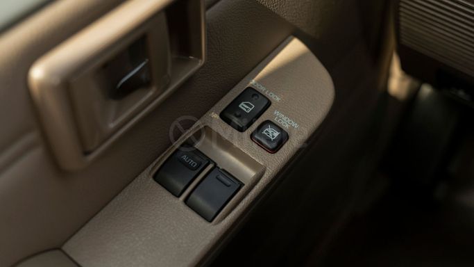 Новый Toyota Land Cruiser 70 Series Рестайлинг 2, 2.8 л, 2025 в Дубае от Milele Белый цвет. Other | AUTO.AE