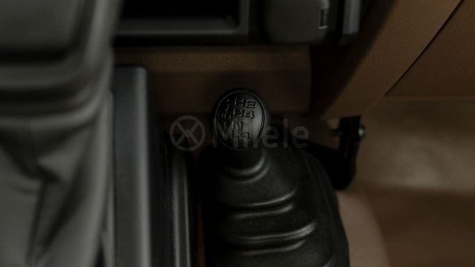 Новый Toyota Land Cruiser 70 Series Рестайлинг 2, 2.8 л, 2025 в Дубае от Milele Белый цвет. Other | AUTO.AE