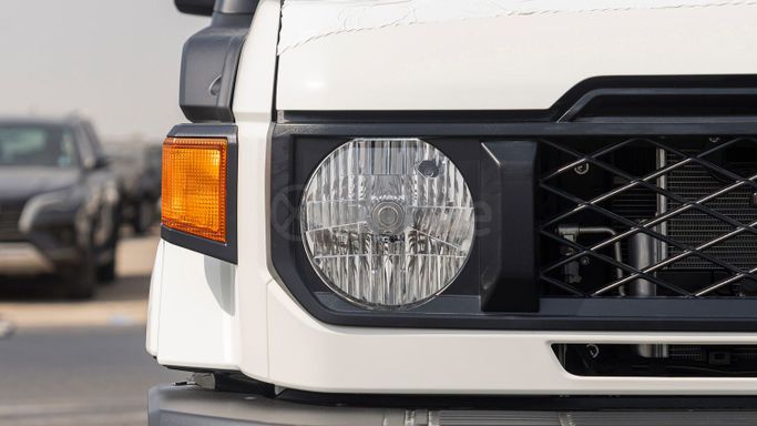 Новый Toyota Land Cruiser 70 Series Рестайлинг 2, 2.8 л, 2025 в Дубае от Milele Белый цвет. Other | AUTO.AE