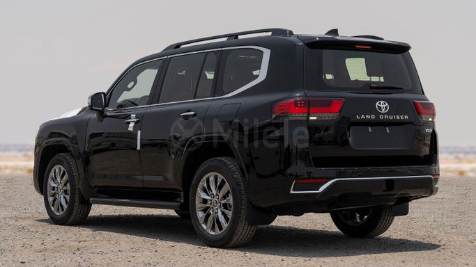 Новый Toyota Land Cruiser 300 Series, 3.3 л, 2025 в Дубае от Milele Черный цвет. Other | AUTO.AE