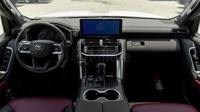 Новый Toyota Land Cruiser 300 Series, 3.3 л, 2025 в Дубае от Milele Черный цвет. Other | AUTO.AE