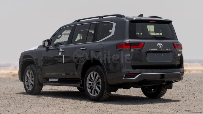 Новый Toyota Land Cruiser 300 Series, 3.3 л, 2025 в Дубае от Milele Серый цвет. Other | AUTO.AE