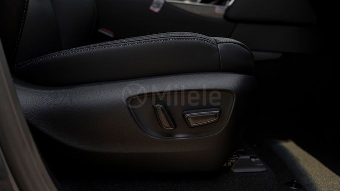 Новый Toyota Land Cruiser 300 Series, 3.3 л, 2025 в Дубае от Milele Серый цвет. Other | AUTO.AE