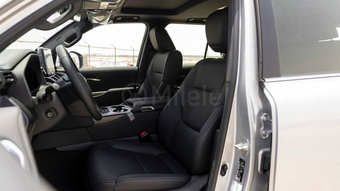 Новый Toyota Land Cruiser 300 Series, 3.3 л, 2025 в Дубае от Milele Серебристый цвет. Other | AUTO.AE