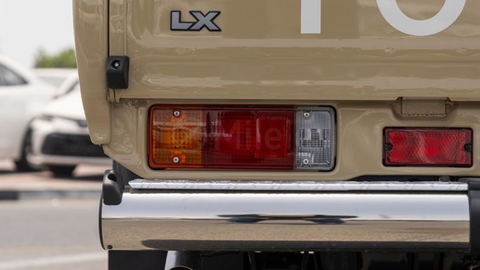 Новый Toyota Land Cruiser 70 Series Рестайлинг 2, 2.8 л, 2025 в Дубае от Milele Бежевый цвет. Other | AUTO.AE