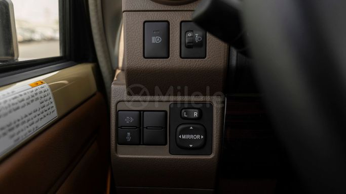 Новый Toyota Land Cruiser 70 Series Рестайлинг 2, 2.8 л, 2025 в Дубае от Milele Бежевый цвет. Other | AUTO.AE