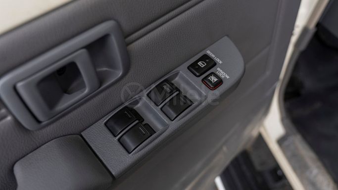 Новый Toyota Land Cruiser 70 Series Рестайлинг 2, 4.5 л, 2025 в Дубае от Milele Белый цвет. Other | AUTO.AE