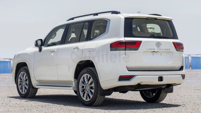 Новый Toyota Land Cruiser 300 Series, 3.3 л, 2025 в Дубае от Milele Белый цвет. Other | AUTO.AE
