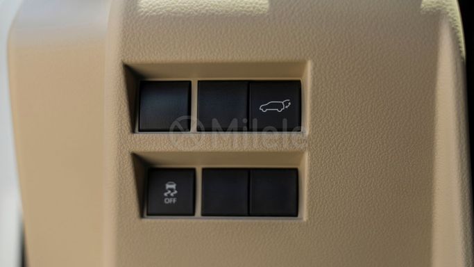 Новый Toyota Land Cruiser 300 Series, 3.3 л, 2025 в Дубае от Milele Белый цвет. Other | AUTO.AE