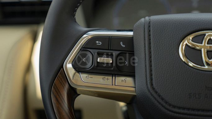 Новый Toyota Land Cruiser 300 Series, 3.3 л, 2025 в Дубае от Milele Белый цвет. Other | AUTO.AE