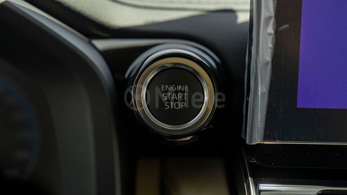 Новый Toyota Land Cruiser 300 Series, 3.3 л, 2025 в Дубае от Milele Белый цвет. Other | AUTO.AE