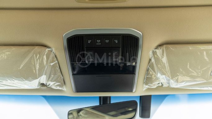 Новый Toyota Land Cruiser 300 Series, 3.3 л, 2025 в Дубае от Milele Белый цвет. Other | AUTO.AE