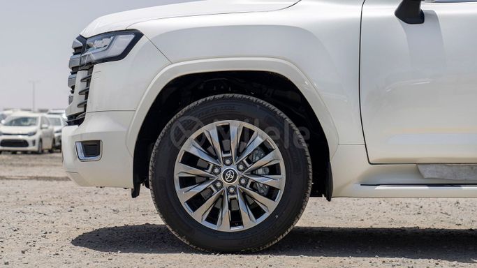 Новый Toyota Land Cruiser 300 Series, 3.3 л, 2025 в Дубае от Milele Белый цвет. Other | AUTO.AE