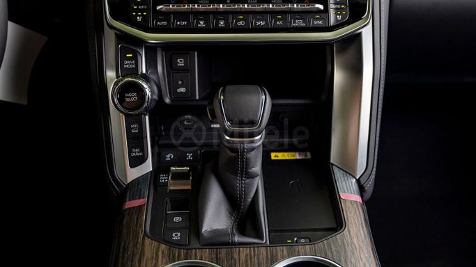 Новый Toyota Land Cruiser 300 Series, 3.4 л, 2025 в Дубае от Milele Черный цвет. Other | AUTO.AE