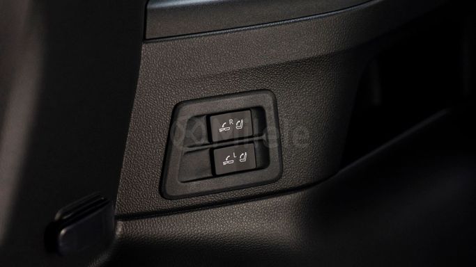 Новый Toyota Land Cruiser 300 Series, 3.4 л, 2025 в Дубае от Milele Черный цвет. Other | AUTO.AE