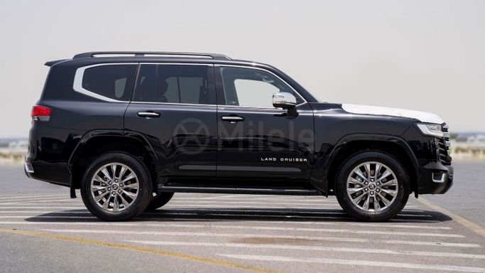 Новый Toyota Land Cruiser 300 Series, 3.4 л, 2025 в Дубае от Milele Черный цвет. Other | AUTO.AE