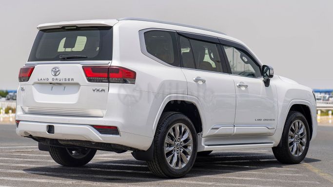 Новый Toyota Land Cruiser 300 Series, 3.4 л, 2024 в Дубае от Milele Белый цвет. Other | AUTO.AE