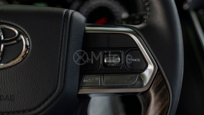 Новый Toyota Land Cruiser 300 Series, 3.4 л, 2024 в Дубае от Milele Белый цвет. Other | AUTO.AE