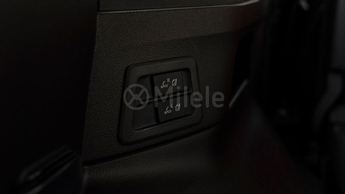 Новый Toyota Land Cruiser 300 Series, 3.4 л, 2024 в Дубае от Milele Белый цвет. Other | AUTO.AE