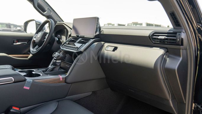 Новый Toyota Land Cruiser 300 Series, 3.4 л, 2025 в Дубае от Milele Черный цвет. Other | AUTO.AE