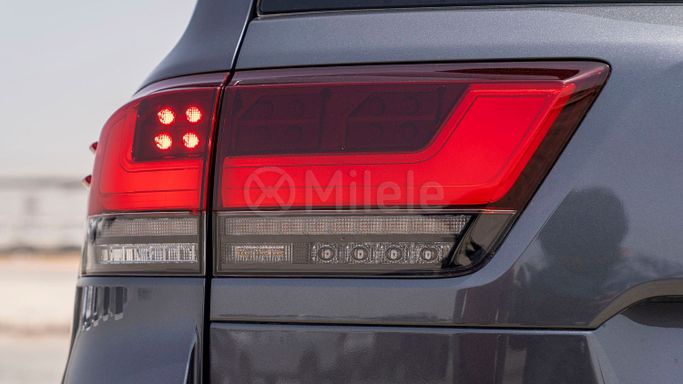 Новый Toyota Land Cruiser 300 Series, 3.3 л, 2025 в Дубае от Milele Серый цвет. Other | AUTO.AE