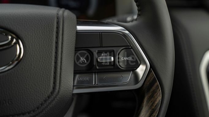 Новый Toyota Land Cruiser 300 Series, 3.3 л, 2025 в Дубае от Milele Серый цвет. Other | AUTO.AE