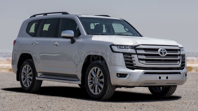 Новый Toyota Land Cruiser 300 Series, 3.3 л, 2025 в Дубае от Milele Серебристый цвет. Other | AUTO.AE
