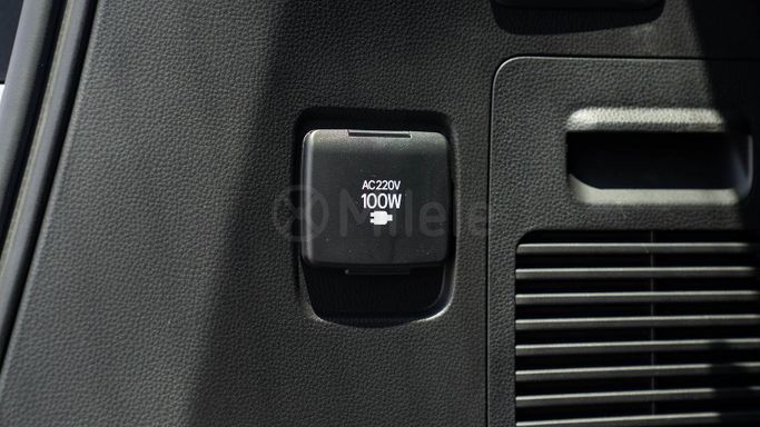 Новый Toyota Land Cruiser 300 Series, 3.3 л, 2025 в Дубае от Milele Серебристый цвет. Other | AUTO.AE