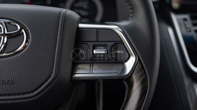 Новый Toyota Land Cruiser 300 Series, 3.3 л, 2025 в Дубае от Milele Серебристый цвет. Other | AUTO.AE