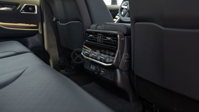 Новый Toyota Land Cruiser 300 Series, 3.3 л, 2025 в Дубае от Milele Серебристый цвет. Other | AUTO.AE