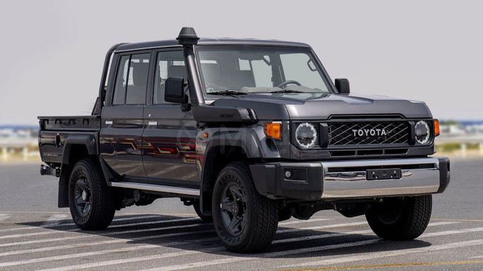 Новый Toyota Land Cruiser 70 Series Рестайлинг 2, 2.8 л, 2024 в Дубае от Milele Серый цвет. Other | AUTO.AE