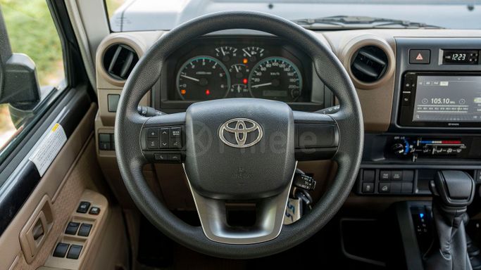 Новый Toyota Land Cruiser 70 Series Рестайлинг 2, 2.8 л, 2024 в Дубае от Milele Серый цвет. Other | AUTO.AE