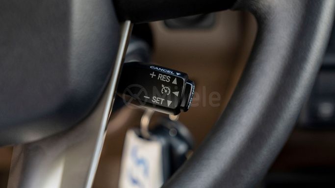 Новый Toyota Land Cruiser 70 Series Рестайлинг 2, 2.8 л, 2024 в Дубае от Milele Серый цвет. Other | AUTO.AE