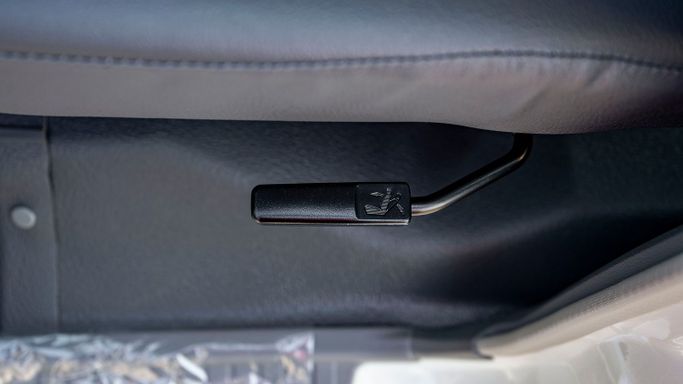 Новый Toyota Land Cruiser 70 Series Рестайлинг 2, 4.0 л, 2025 в Дубае от Milele Белый цвет. Other | AUTO.AE