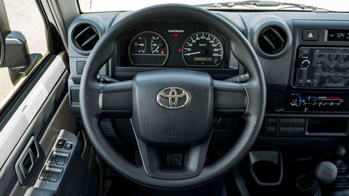 Новый Toyota Land Cruiser 70 Series Рестайлинг 2, 4.0 л, 2025 в Дубае от Milele Белый цвет. Other | AUTO.AE