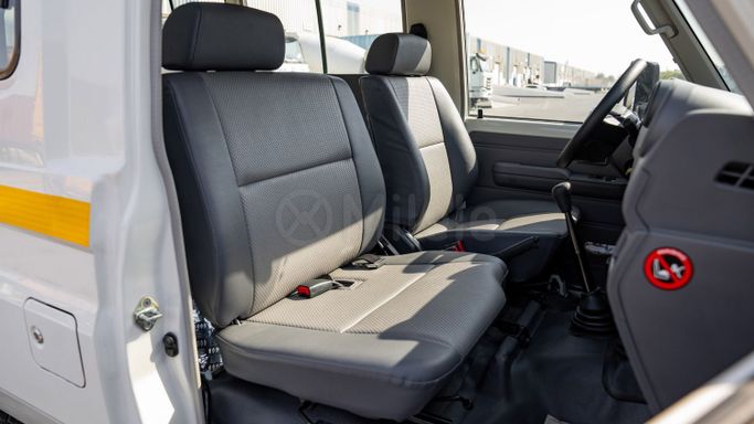 Новый Toyota Land Cruiser 70 Series Рестайлинг 2, 4.0 л, 2024 в Дубае от Milele Белый цвет. Other | AUTO.AE