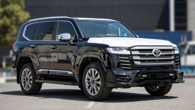 Новый Toyota Land Cruiser 300 Series, 3.4 л, 2025 в Дубае от Milele Черный цвет. Other | AUTO.AE