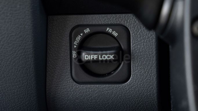 Новый Toyota Land Cruiser 70 Series Рестайлинг 2, 2.8 л, 2025 в Дубае от Milele Белый цвет. Other | AUTO.AE